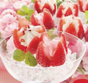 サークルK花いちご（博多あまおう）アイス